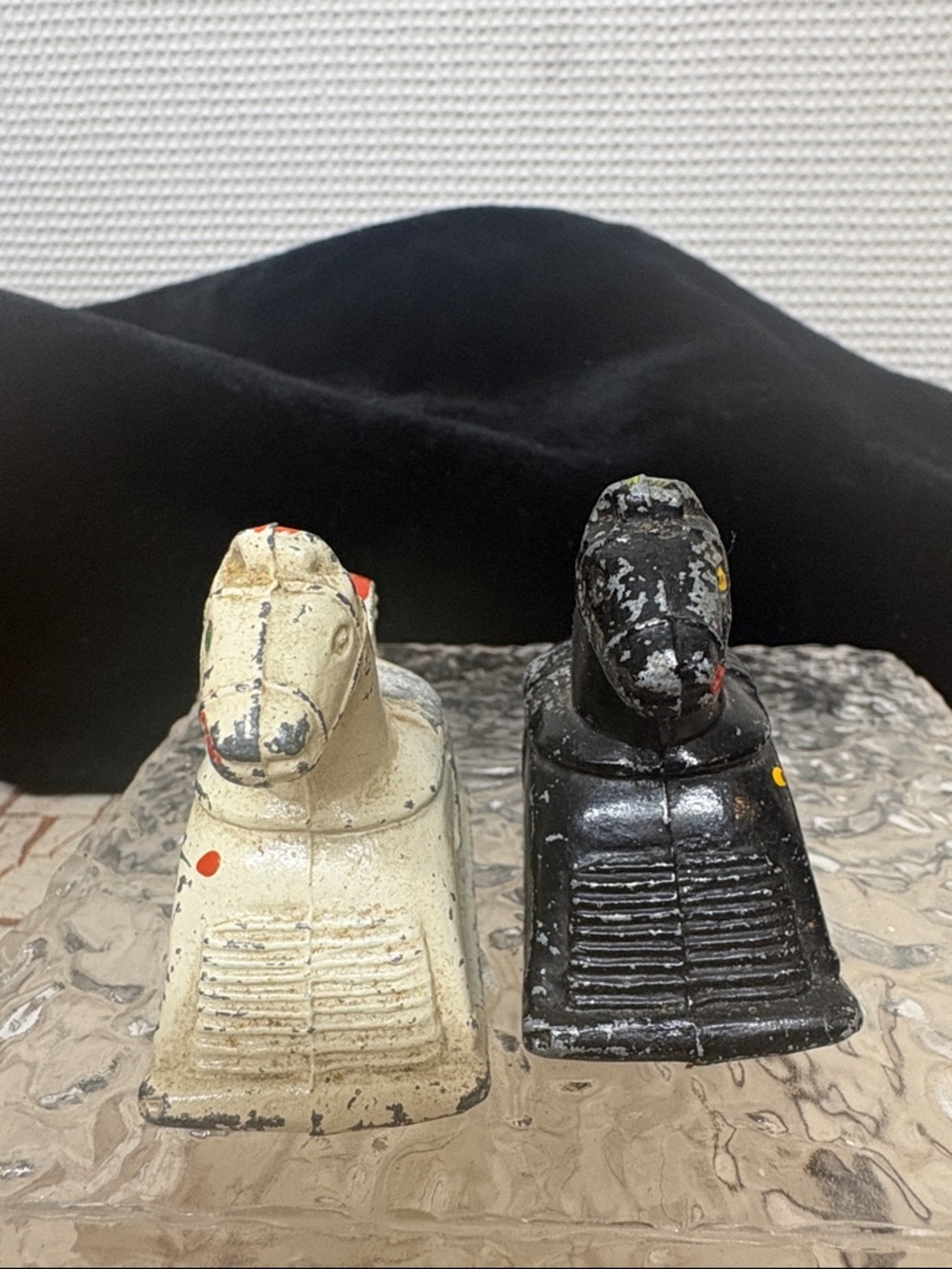 Rocking horse salt and pepper shakers - Picture 4 of 7